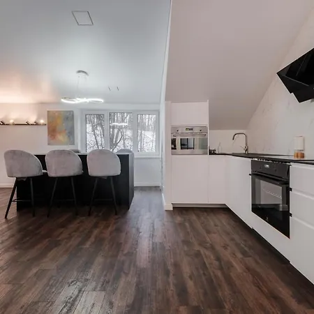 Apartment Bravo *