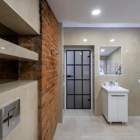 Bravo Apartment *
